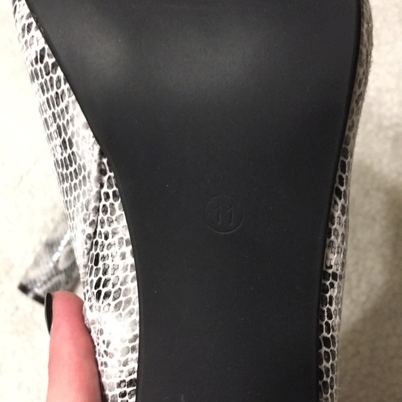 Fashion nova snakeskin booties - Picture 5 of 5